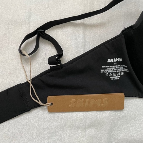 Skims - fits everybody push up bra, color: onyx, size: 32C, NWT - Picture 3 of 4